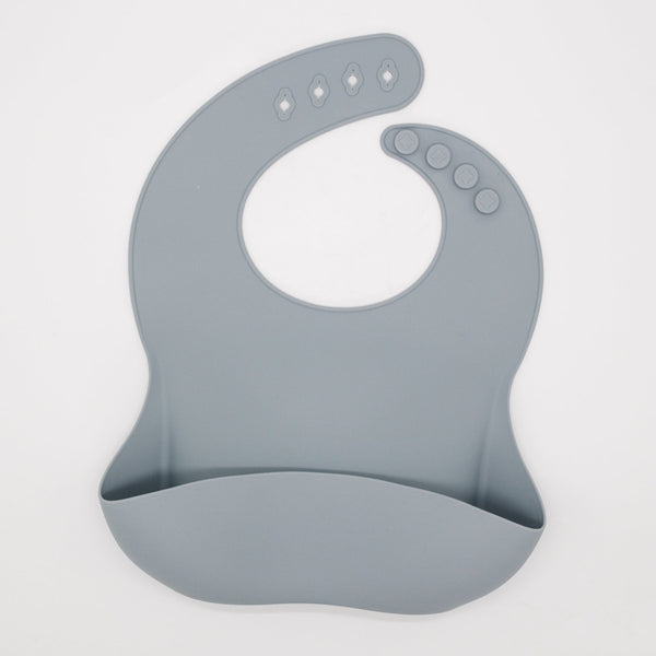 Silicone catcher bib in fog